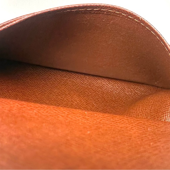 Louis Vuitton Monogram Kiss Lock wallet authentic good condition CA0090 - Picture 11 of 15